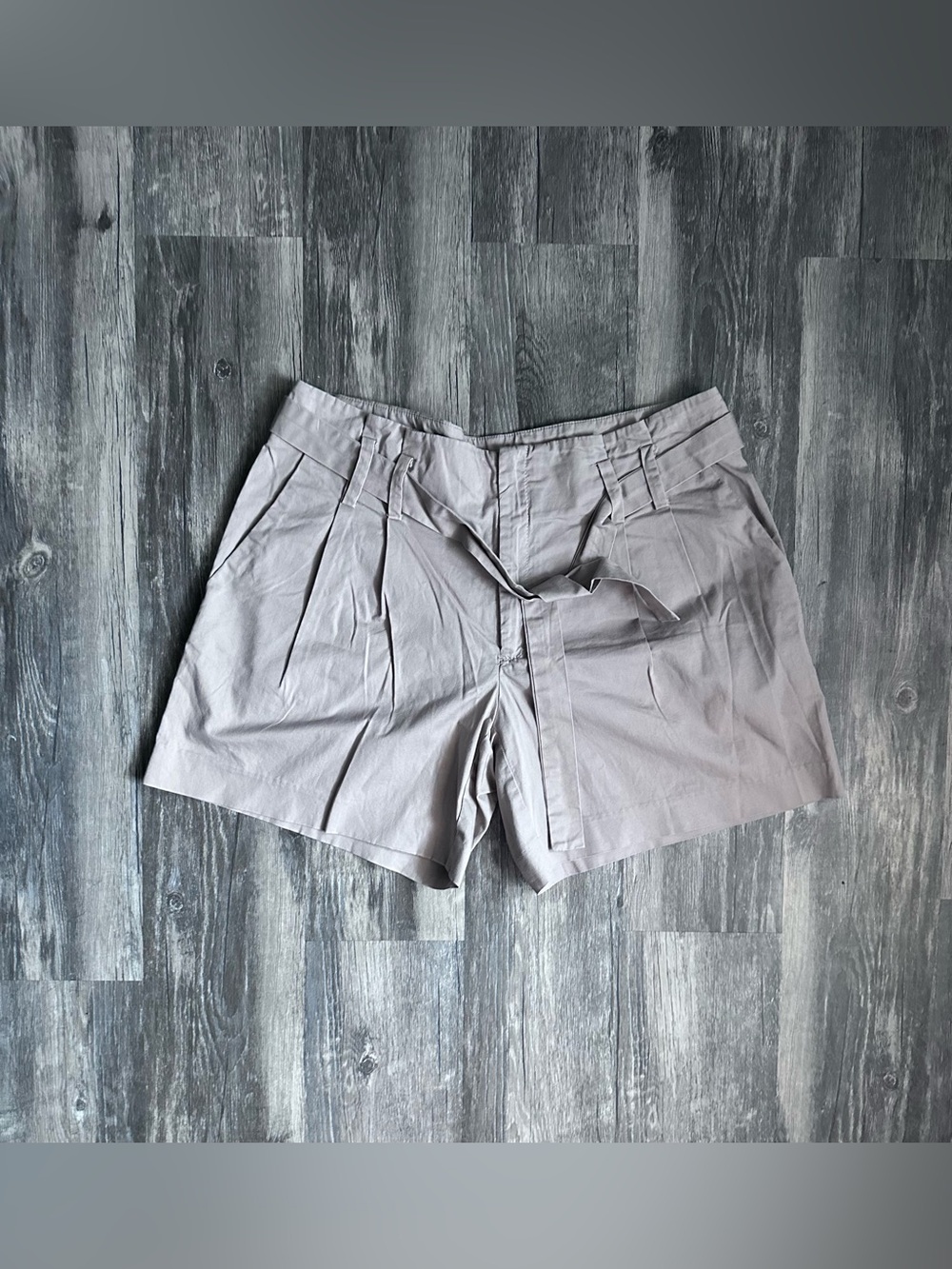 Michael Kors High-Waisted Relaxed Fit Cotton Shorts – Size 6